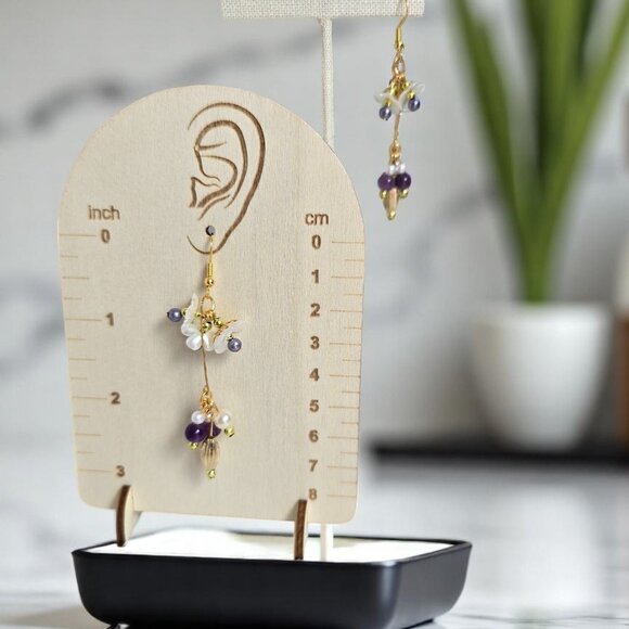 Flower Petal dangle earrings with pearl drops - Picture 3 of 3